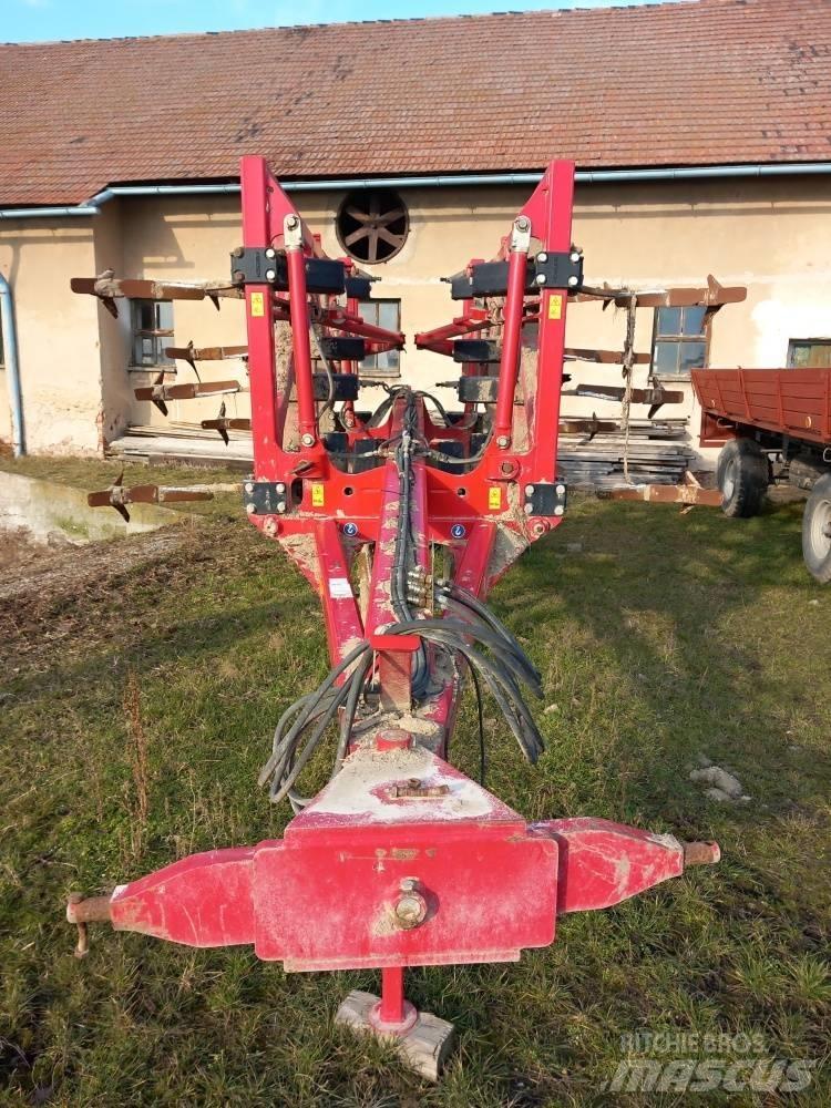 Horsch Tiger 4 AS 鑿犁