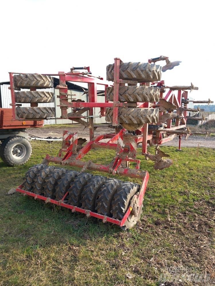 Horsch Tiger 4 AS 鑿犁