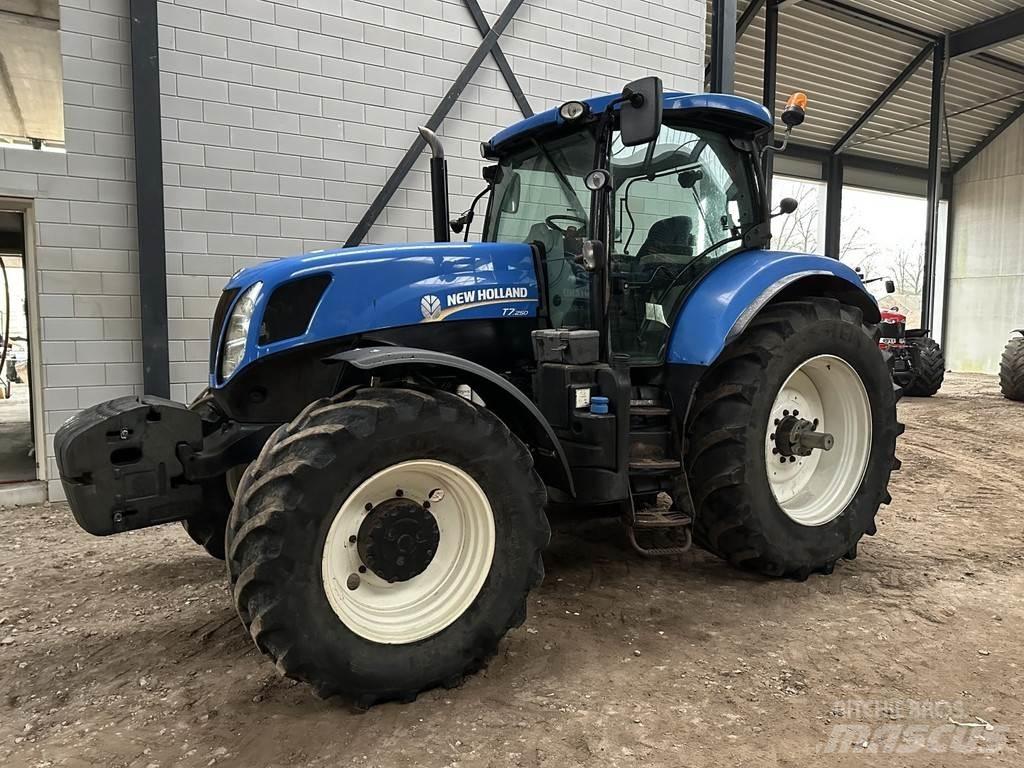 New Holland T7.250 曳引機