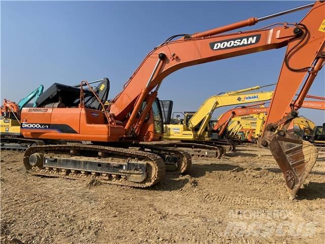 Doosan DH300 履帶式 挖土機/掘鑿機/挖掘機