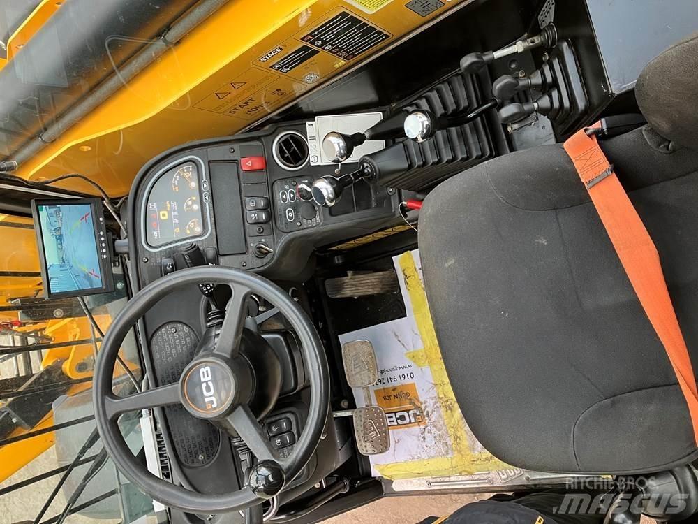 JCB 540-180 伸縮臂操作車