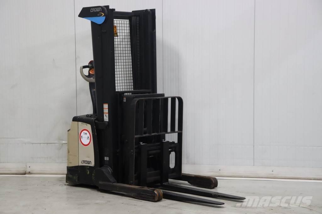 Crown SHR5520-1.13 行走控制式堆積機