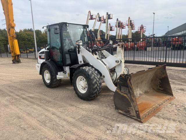 CAT 906 輪胎式裝載機