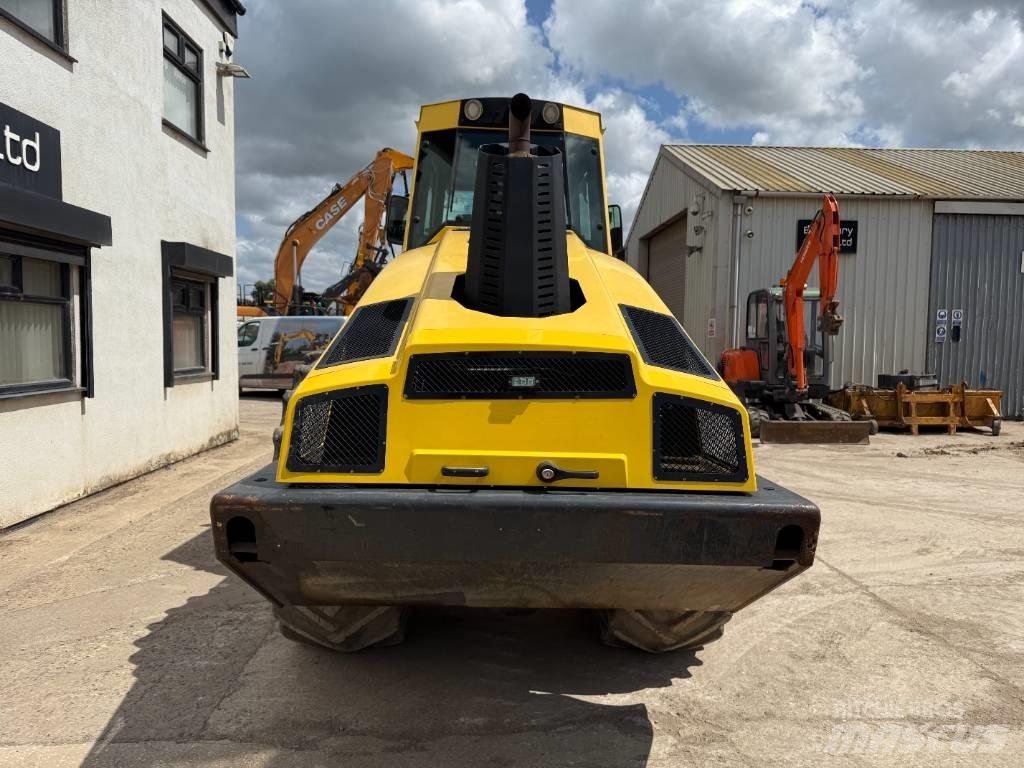 Bomag 213 DH-4i 單輪滾壓機