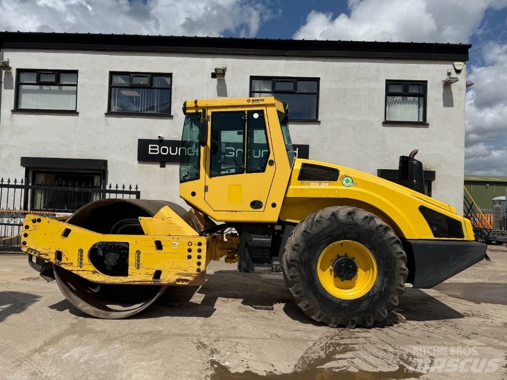 Bomag 213 DH-4i 單輪滾壓機