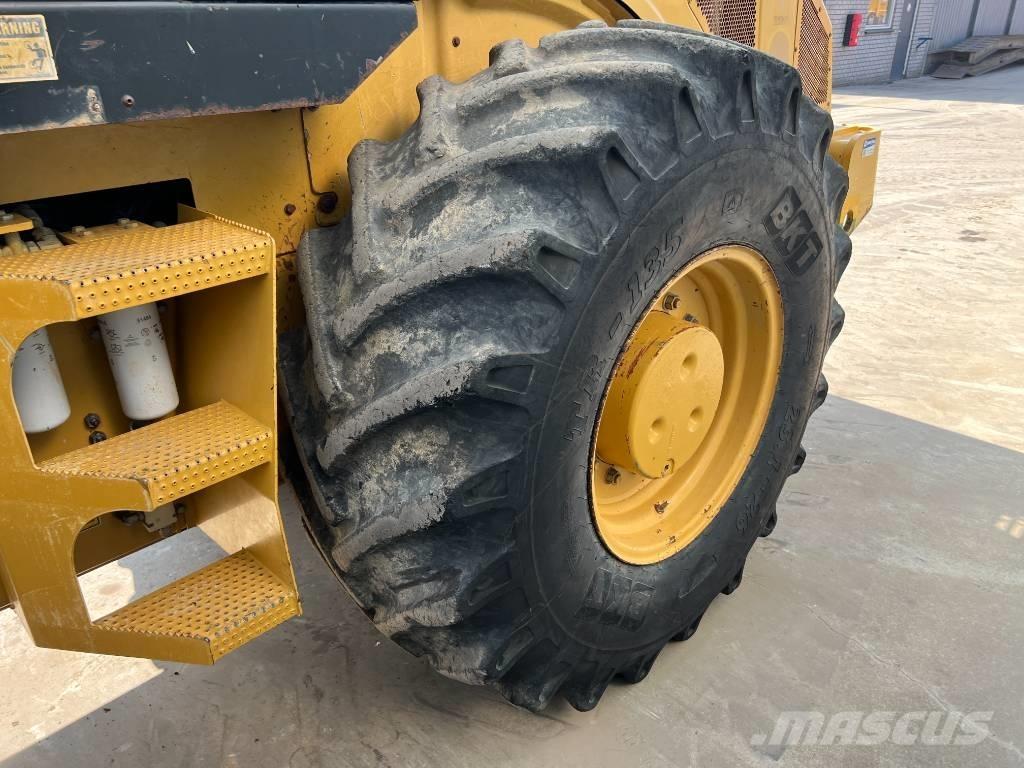 CAT CP76 單輪滾壓機