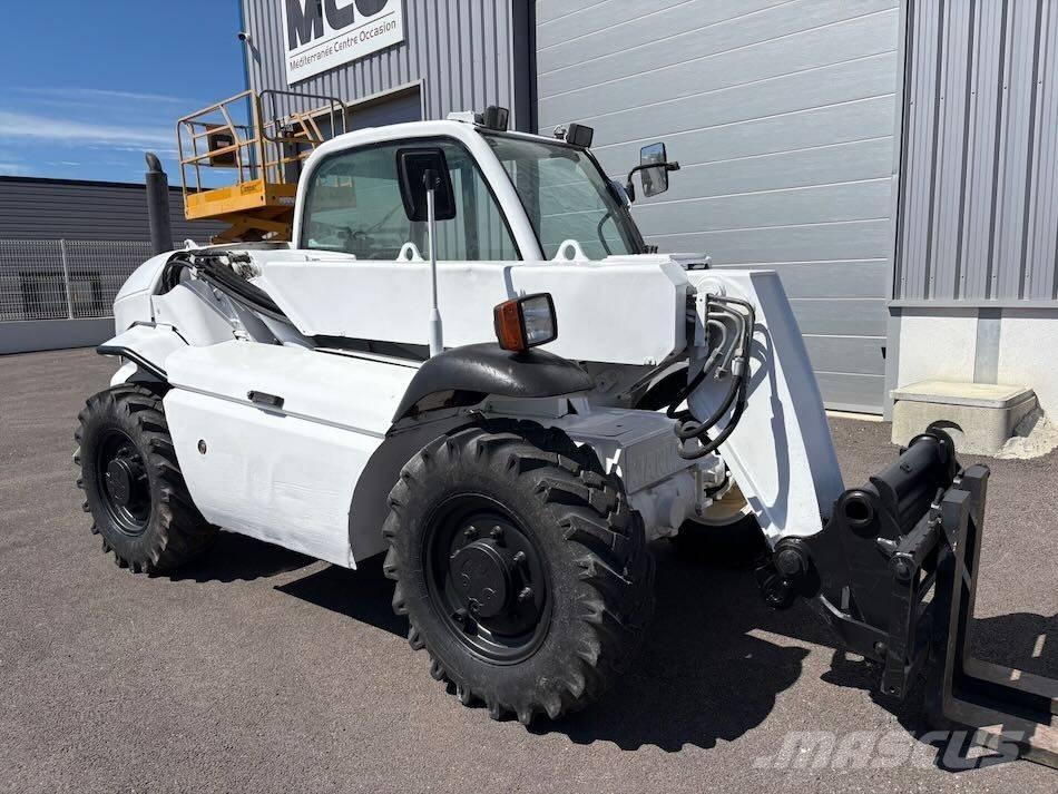 Manitou MT 523 伸縮臂操作車
