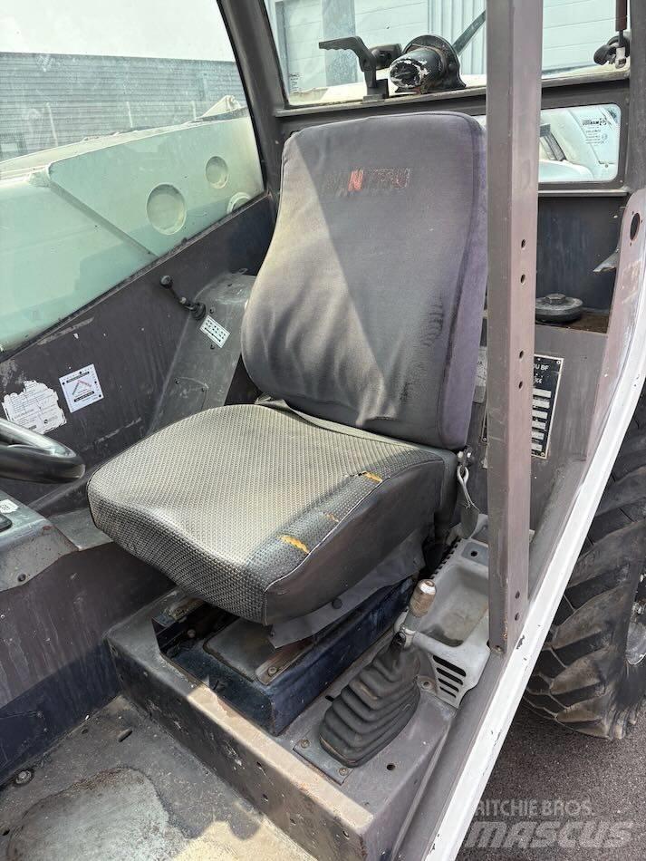 Manitou MT 523 伸縮臂操作車