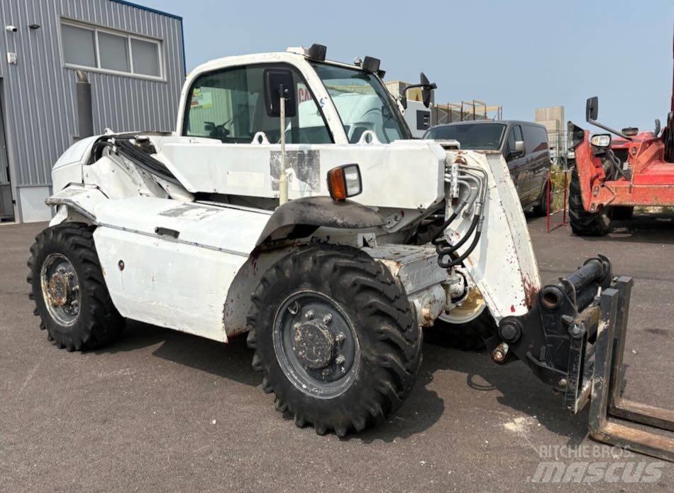 Manitou MT 523 伸縮臂操作車