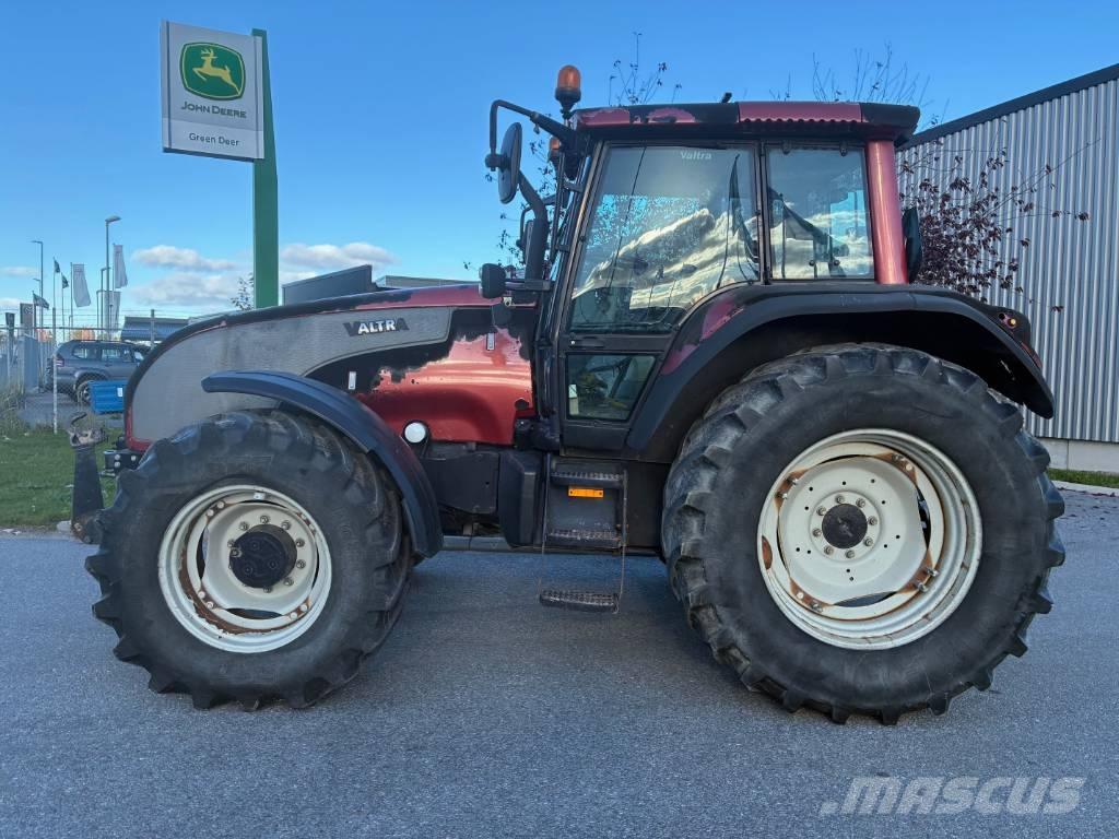 Valtra Traktor T 140 曳引機