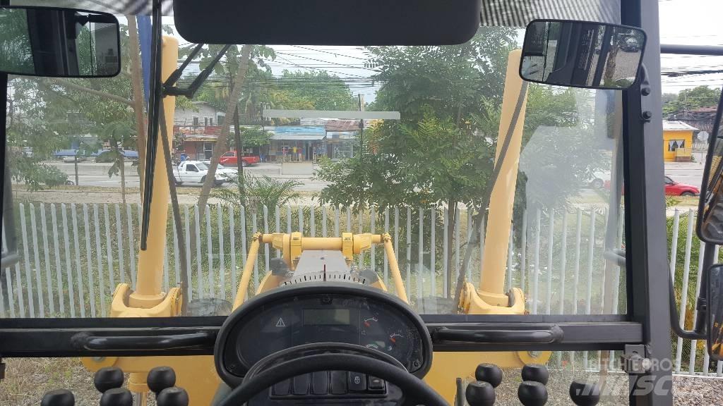 Volvo G930 平土機