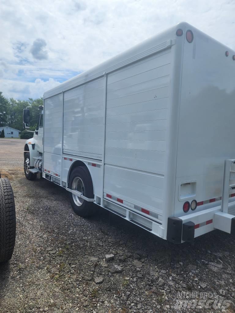 Freightliner M2 飲料運輸卡車