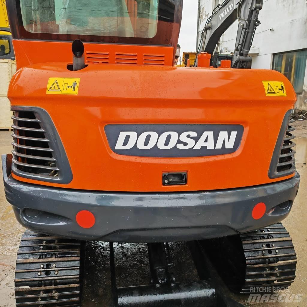 Doosan DX55 小型挖土機/掘鑿機<7t(小型挖掘機)