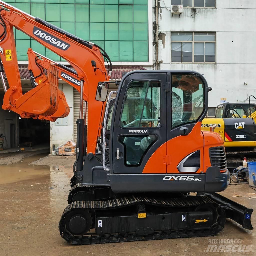 Doosan DX55 小型挖土機/掘鑿機<7t(小型挖掘機)