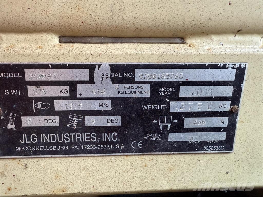 JLG 260 MRT 剪式升降機