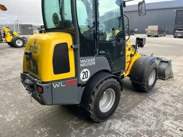 Wacker Neuson WL 25 輪胎式裝載機
