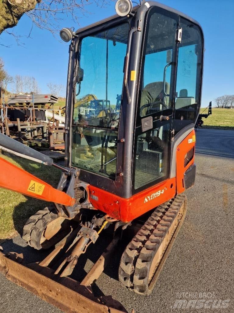 Kubota KX 019-4 小型挖土機/掘鑿機<7t(小型挖掘機)