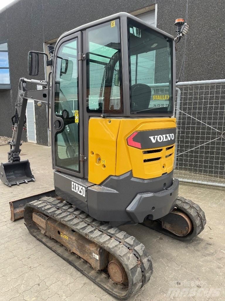 Volvo ECR25D 小型挖土機/掘鑿機<7t(小型挖掘機)