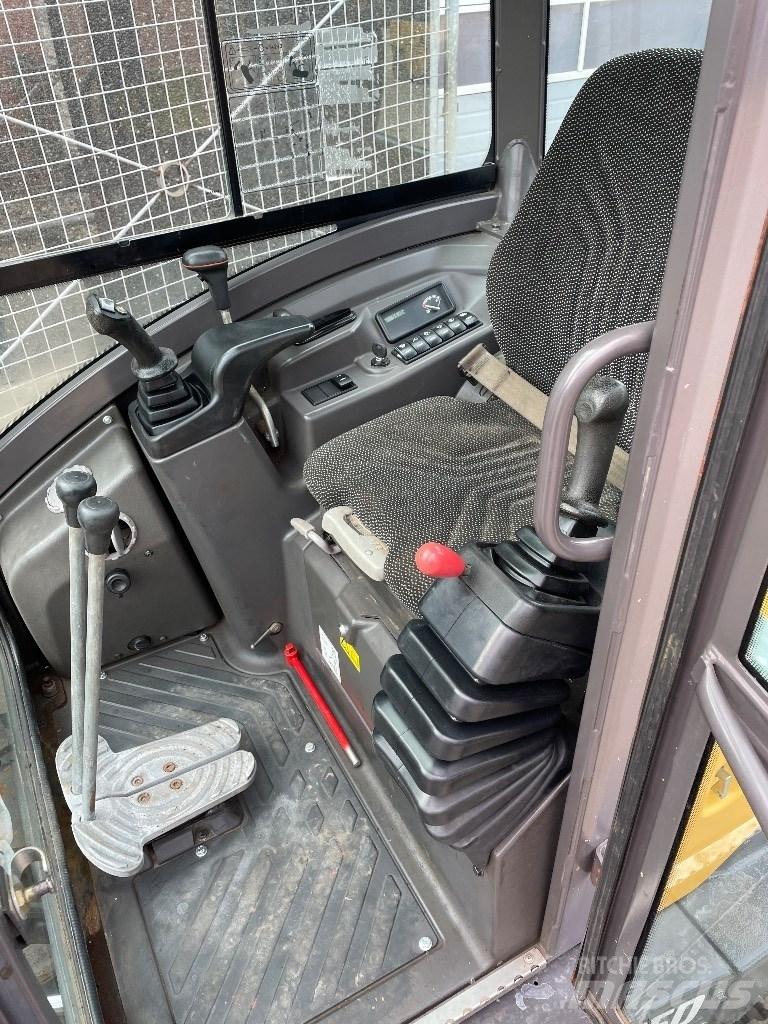 Volvo ECR25D 小型挖土機/掘鑿機<7t(小型挖掘機)