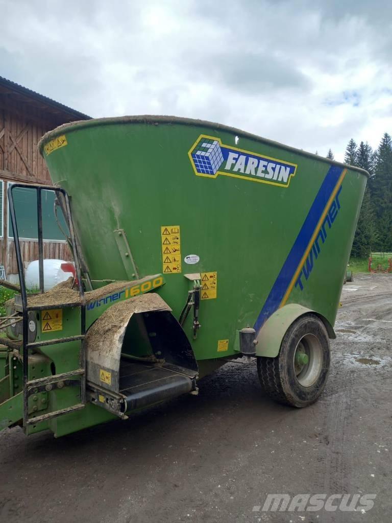 Faresin Twinner 16 混合餵料機