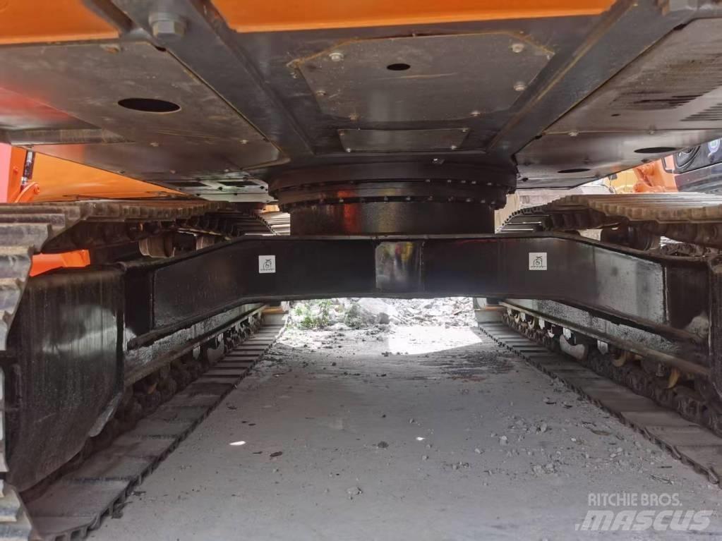 Hitachi ZX 200 履帶式 挖土機/掘鑿機/挖掘機