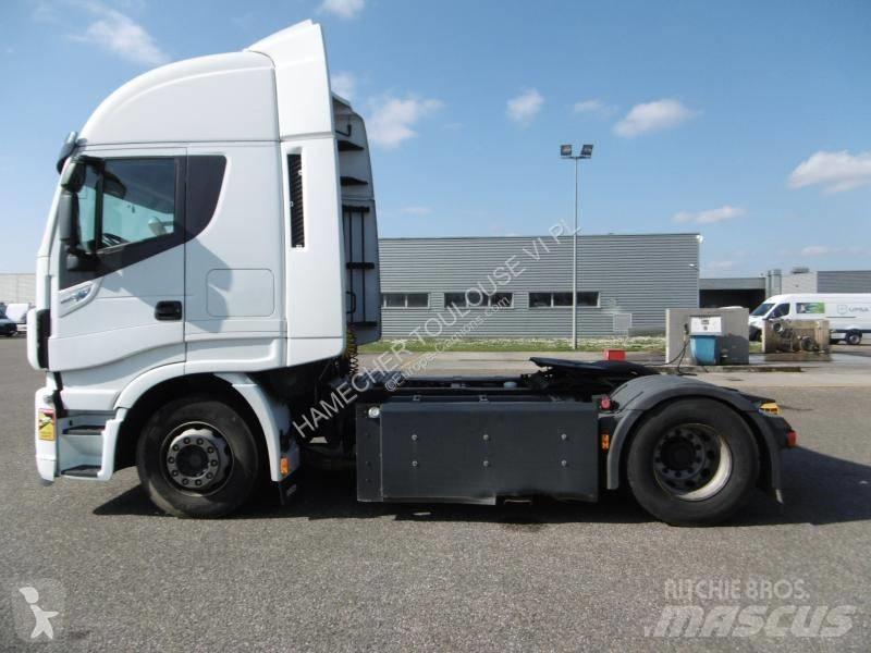 Iveco NP460 曳引機組件