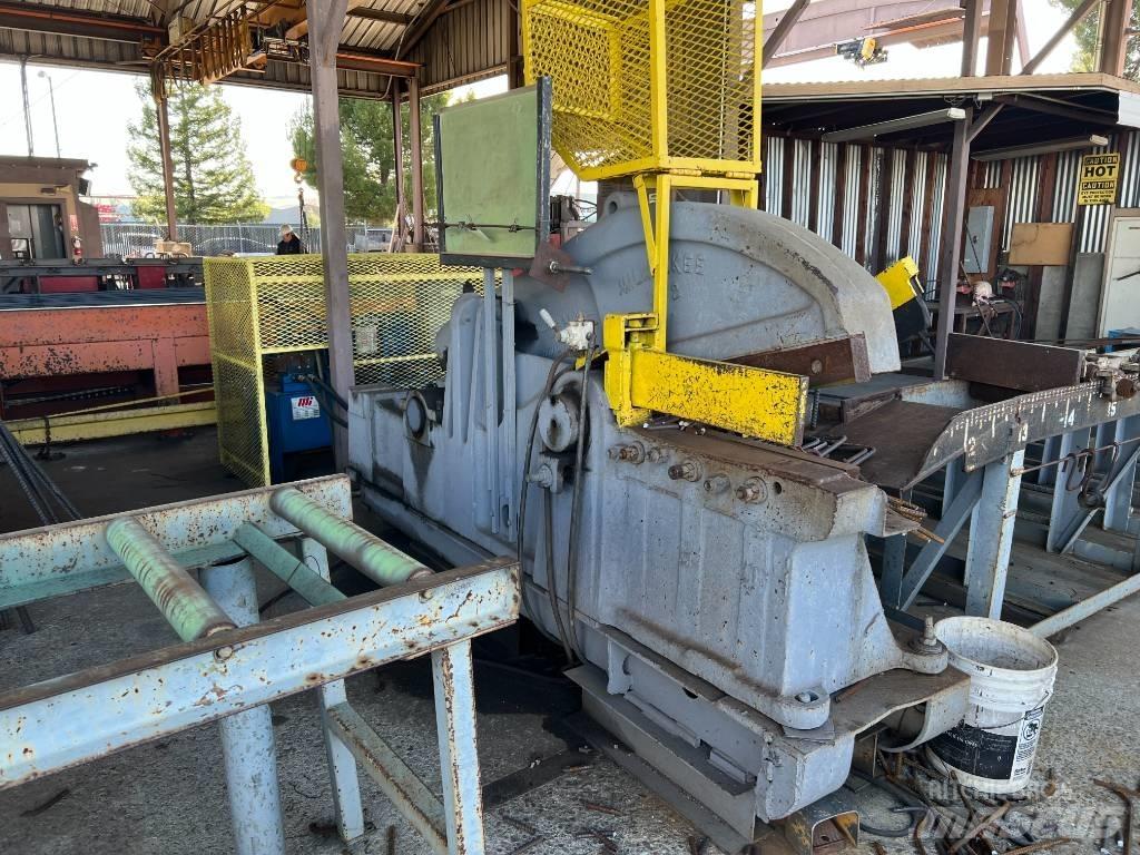 MILWAUKEE Shear   No. 2 廢棄物/工業用操作車