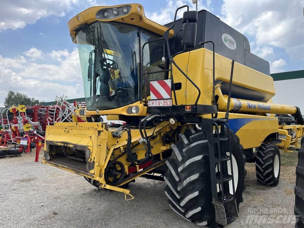 New Holland CSX 7080 聯合收穫機