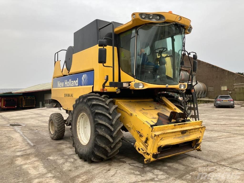 New Holland CS 6080 聯合收穫機