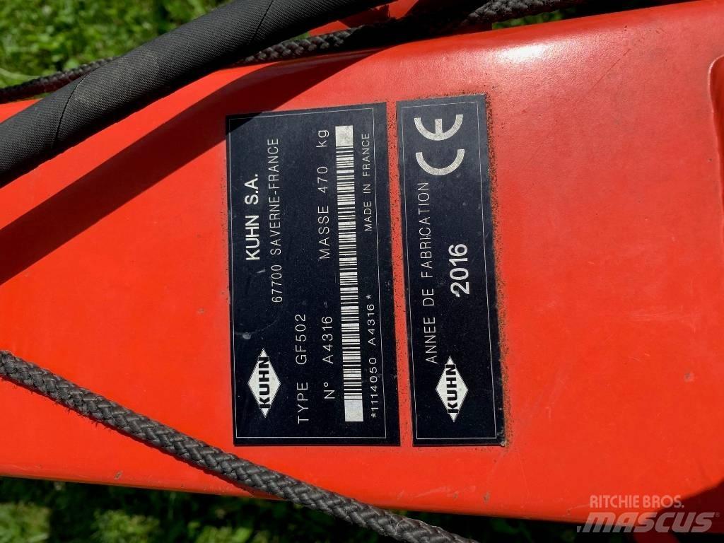 Kuhn GF 502 耙與翻草機
