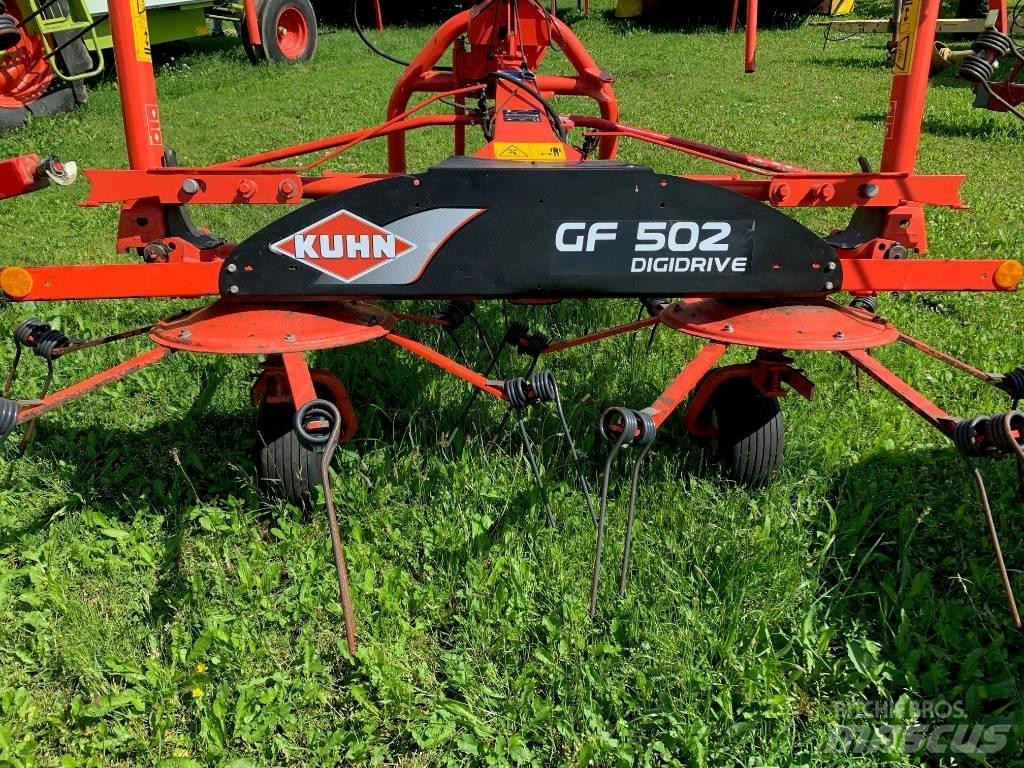 Kuhn GF 502 耙與翻草機