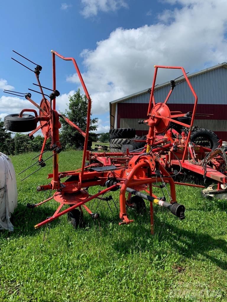 Kuhn GF 502 耙與翻草機