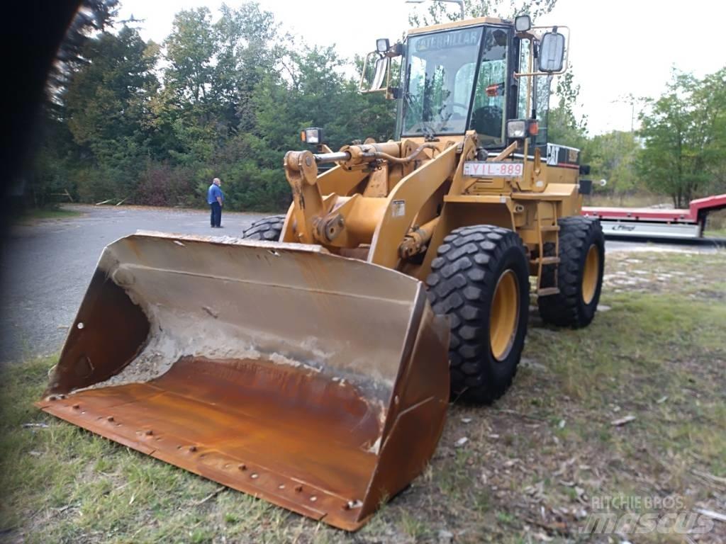 CAT 928F 輪胎式裝載機