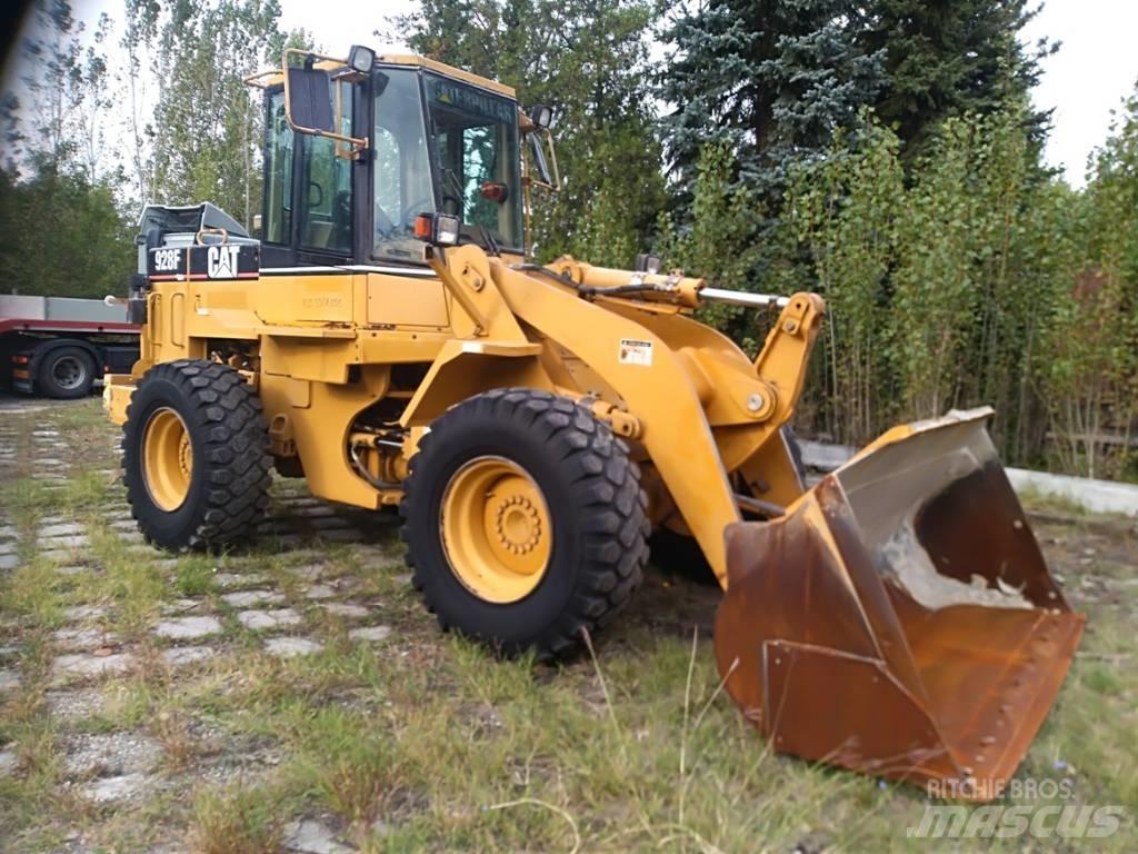 CAT 928F 輪胎式裝載機