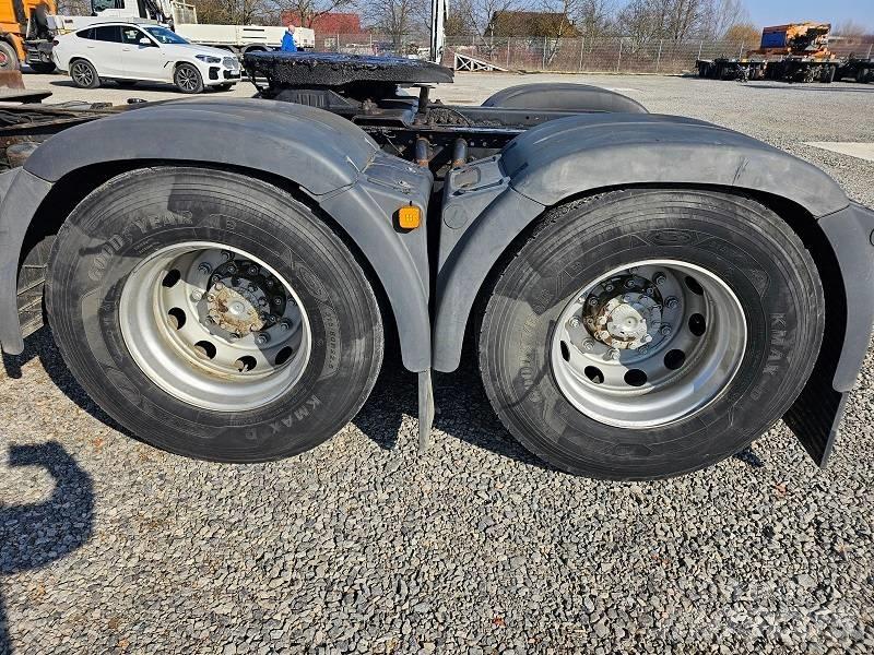 MAN TGX 33.540 曳引機組件