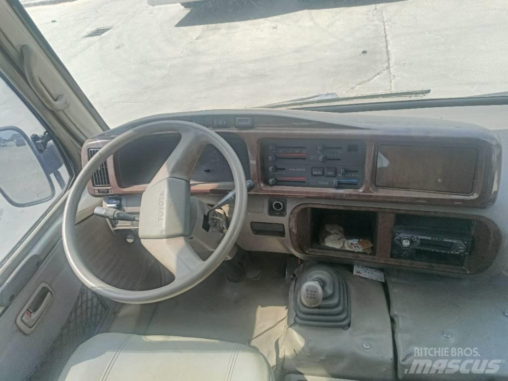 Toyota Coaster Bus 迷你巴士