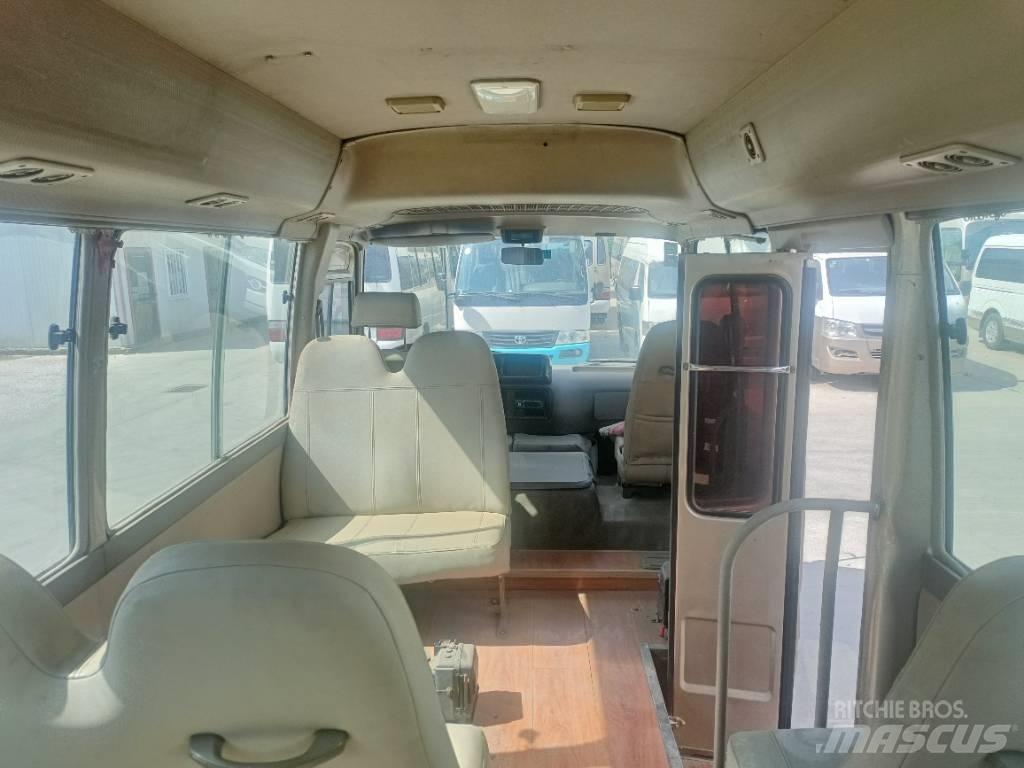 Toyota Coaster Bus 迷你巴士