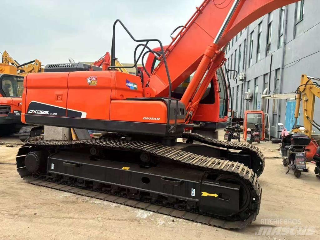 Doosan DX 225 LC 履帶式 挖土機/掘鑿機/挖掘機