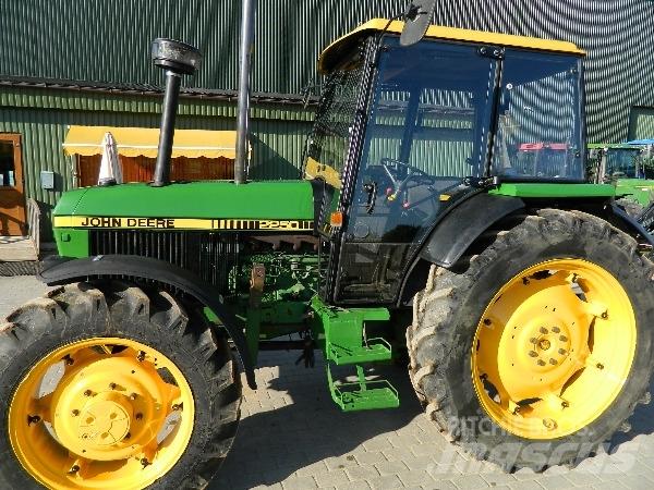 John Deere 2250 曳引機