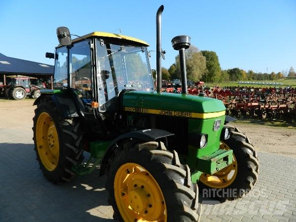 John Deere 2250 曳引機