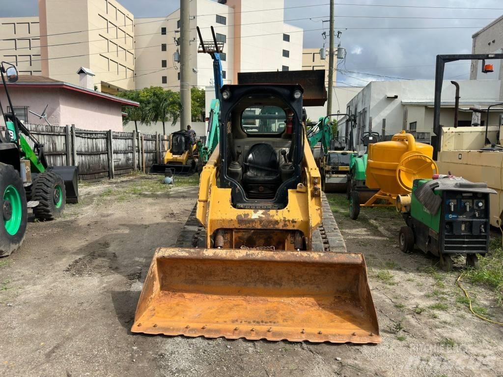 CAT 259 D 滑移轉向裝載機