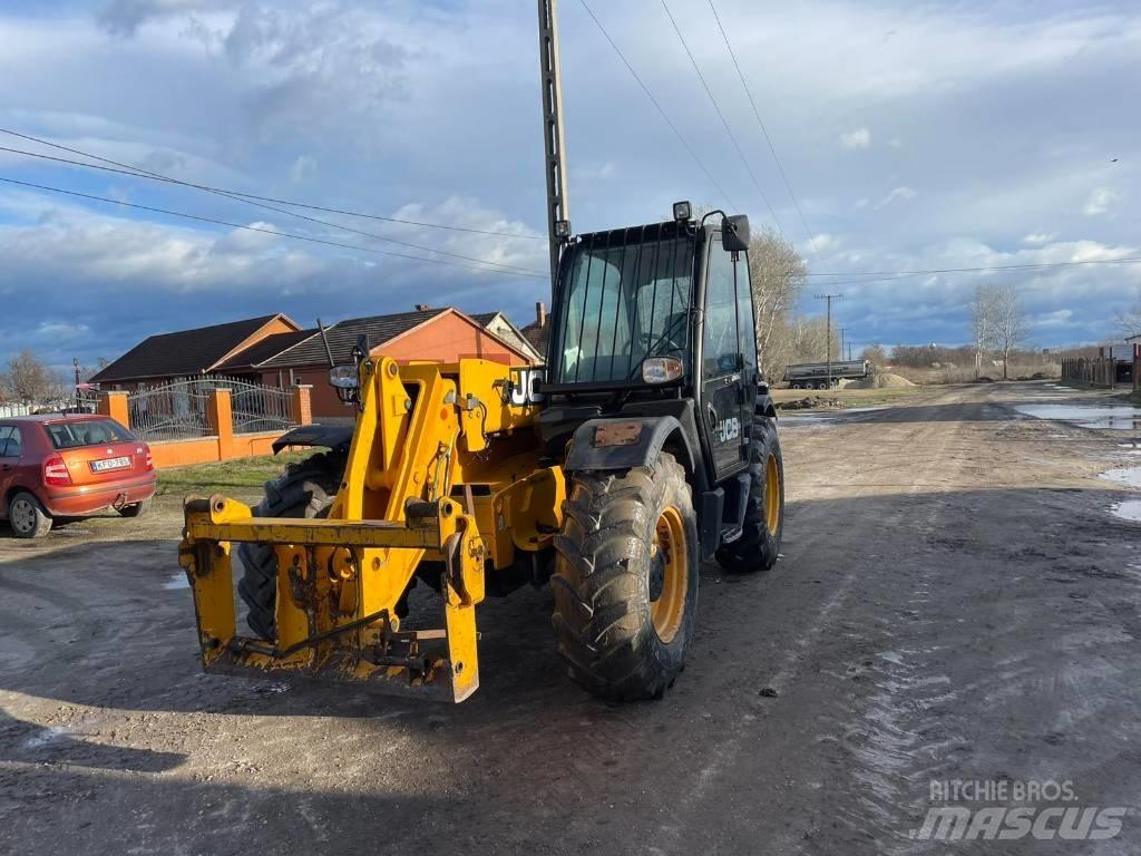 JCB 531-70 伸縮臂操作車