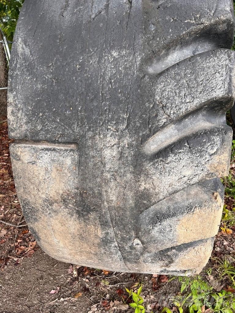  65/35X33 Firestone 輪胎、車輪和輪圈