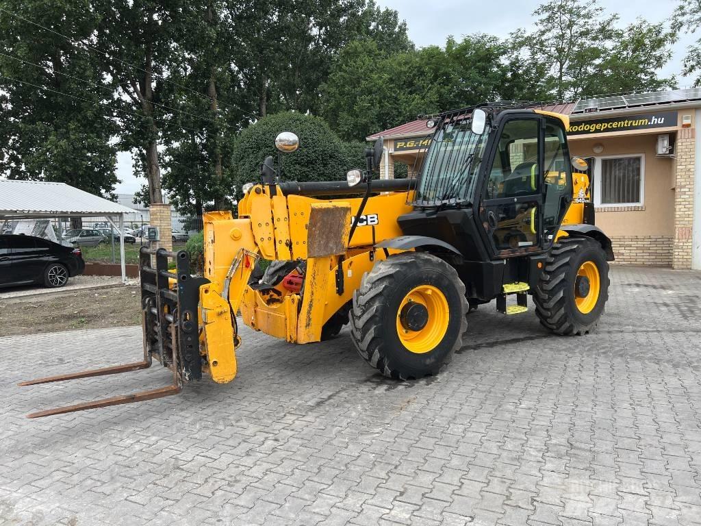 JCB 540-170 伸縮臂操作車