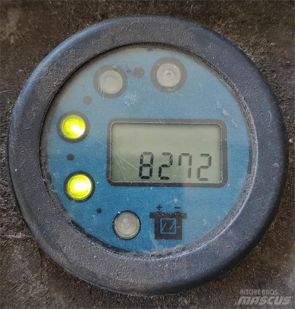 Atlet AJN 平台型低架升降機