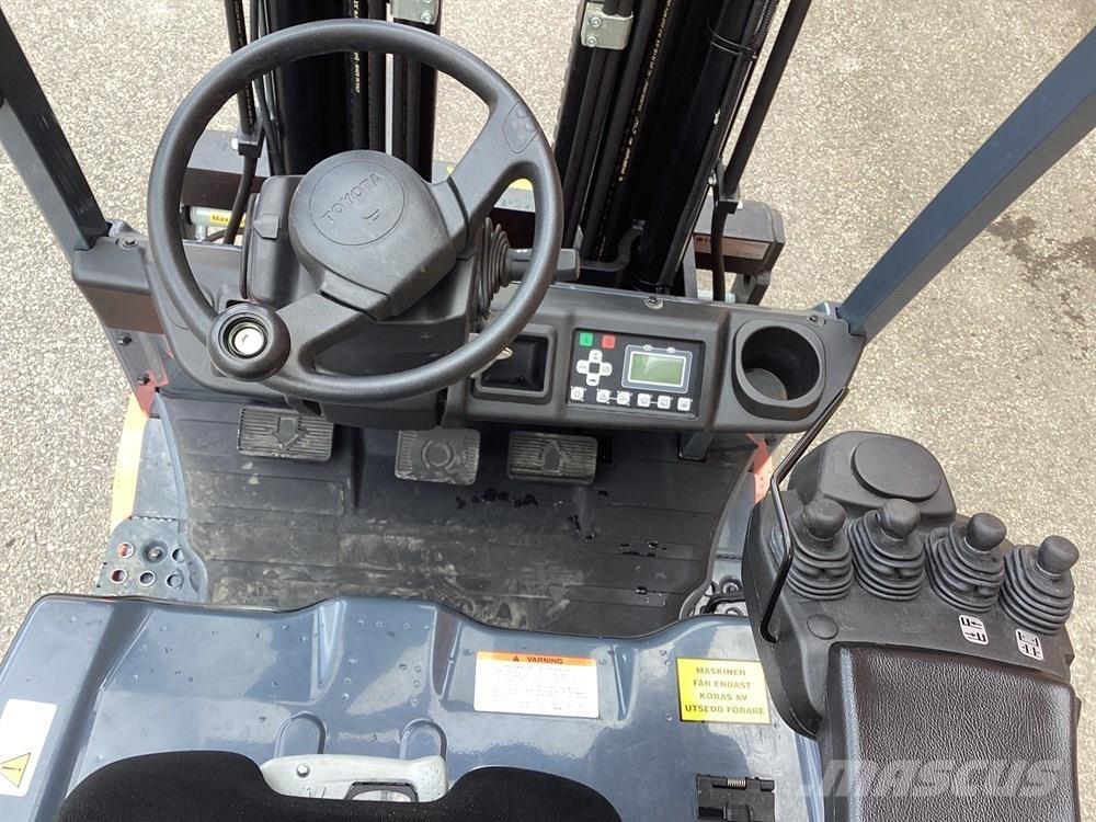 Toyota 8FBEK16T 電動堆高機