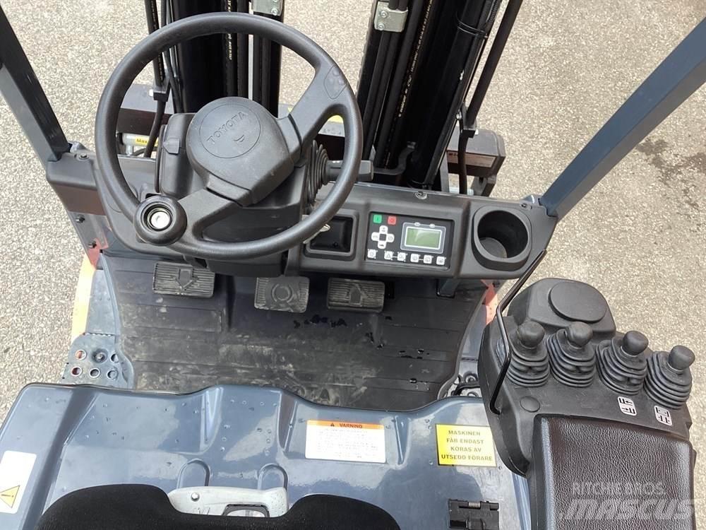 Toyota 8FBEK16T 電動堆高機