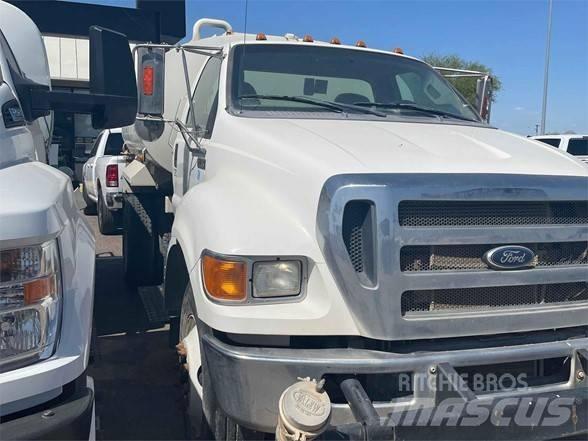 Ford F750 運油車