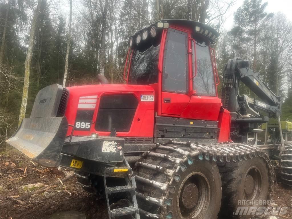 Komatsu 895 集運機