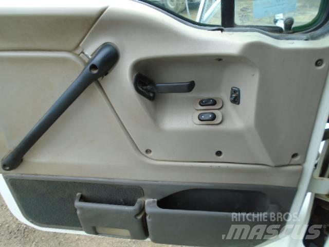 Sterling L 9500 曳引機組件